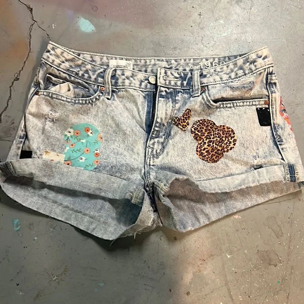Size 29 Custom Handpainted GAP Patchwork Denim Shorts - Picture 2 of 4